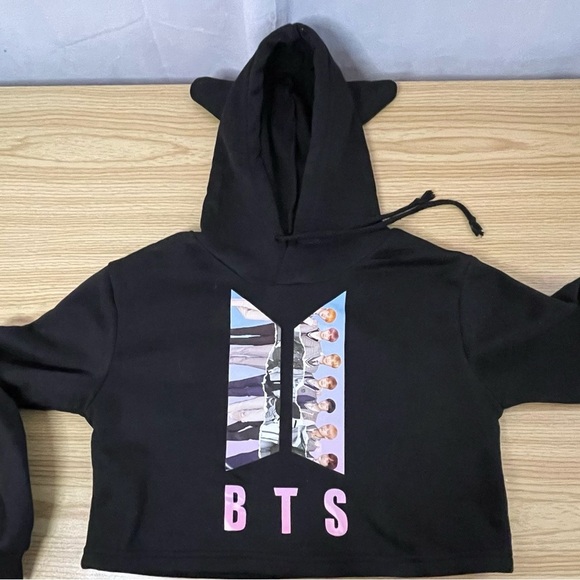 BTS Tops - BTS Park Ji-min (Jimin) Black Cropped Hoodie Sweatshirt with Cat Ears XS